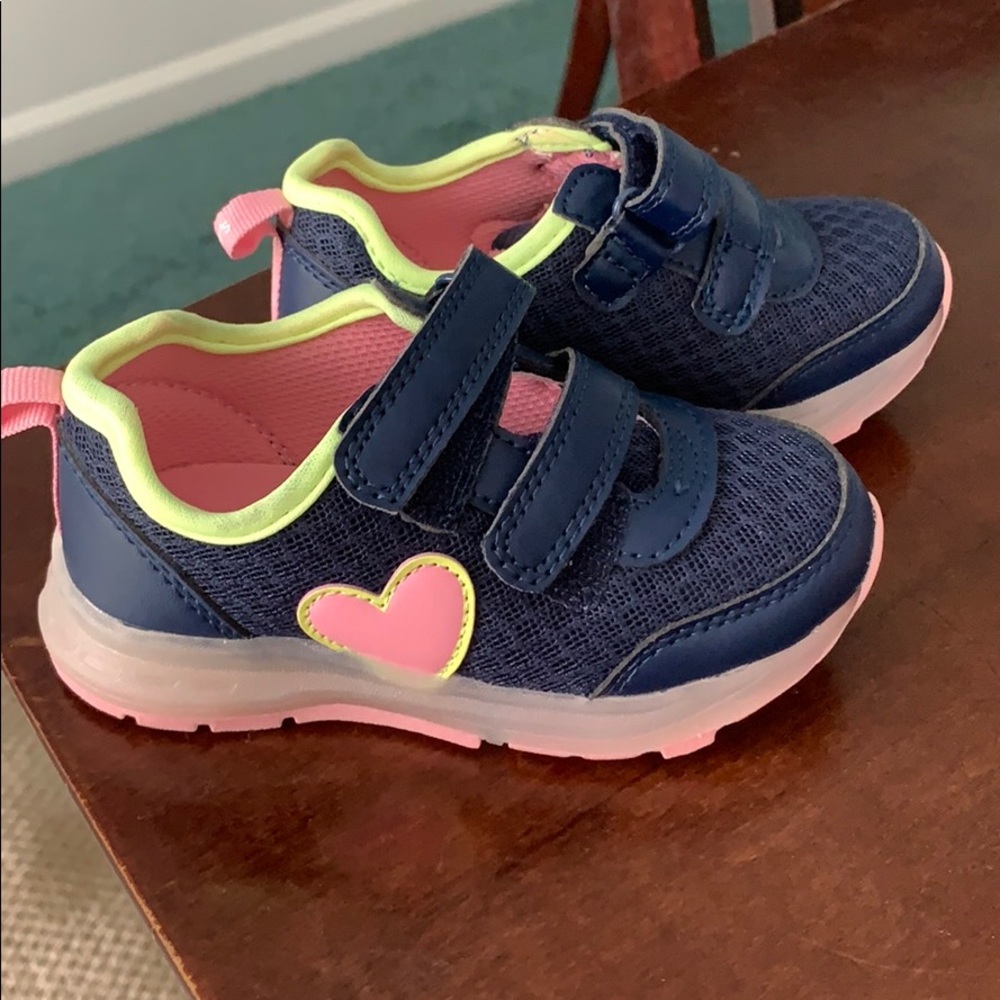 Carters Toddler Girls light up shoes size 7
